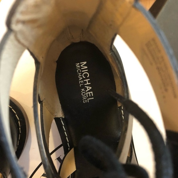 Michael Kors gladiator sandal - excellent condition - Picture 6 of 7